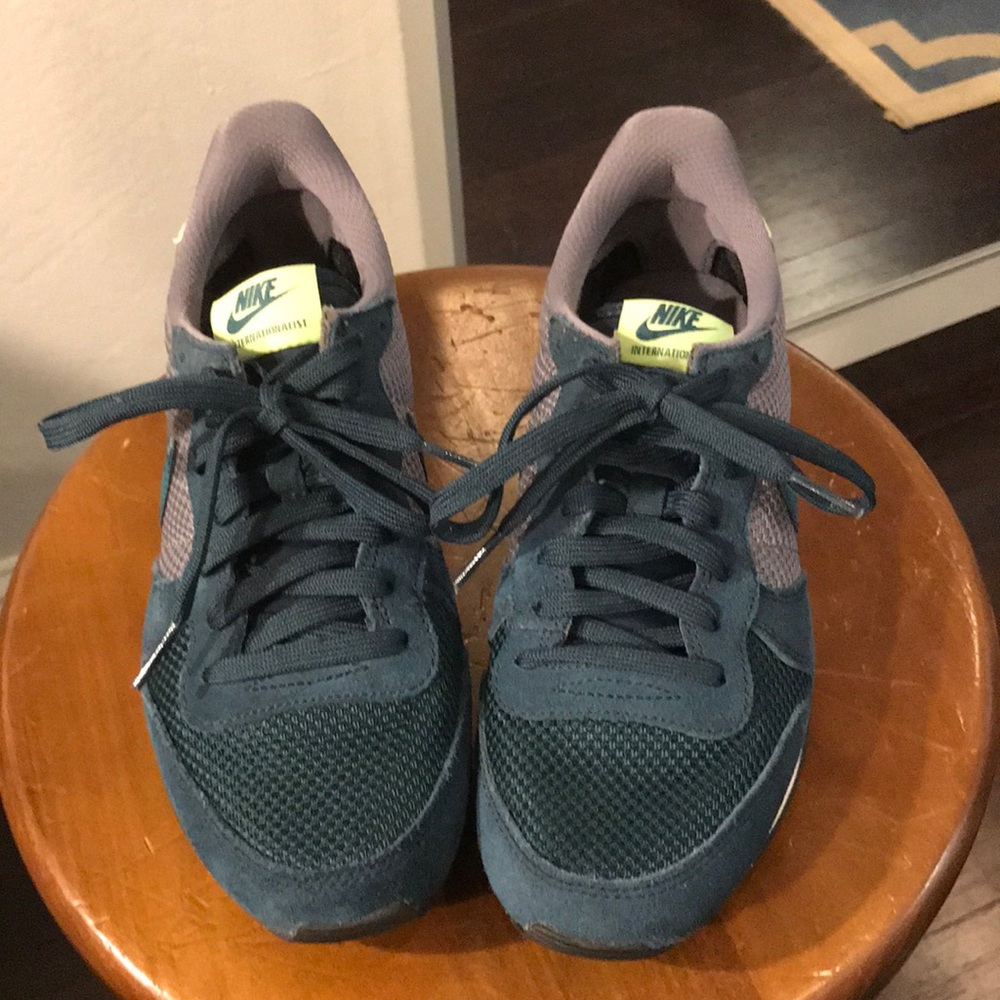 NIKE “Internationalist” Running Shoe
